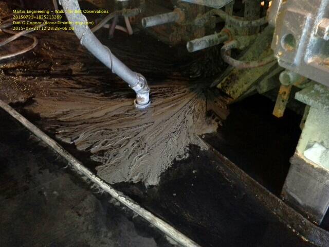 為解決傳送帶上的回運(yùn)物料問(wèn)題，技術(shù)人員安裝了 CleanSc